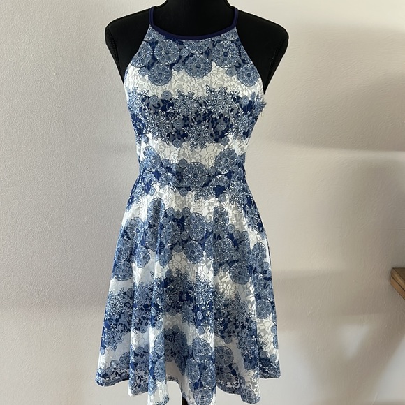 Charlotte Russe Dark Blue & White floral Lace Dres - Picture 1 of 6